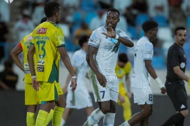 Saudi Pro League : Khaled Narey porte Al-Okhdood